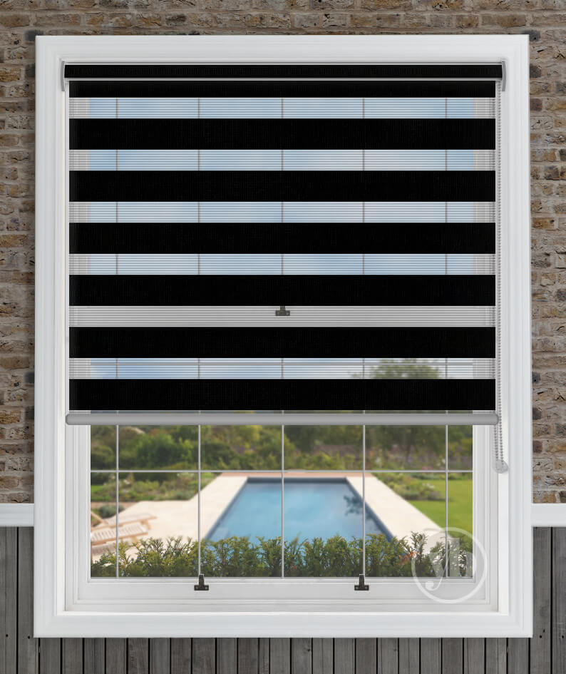 1.Capri-Black-HERO-Correct-Pitch-VISION-CS