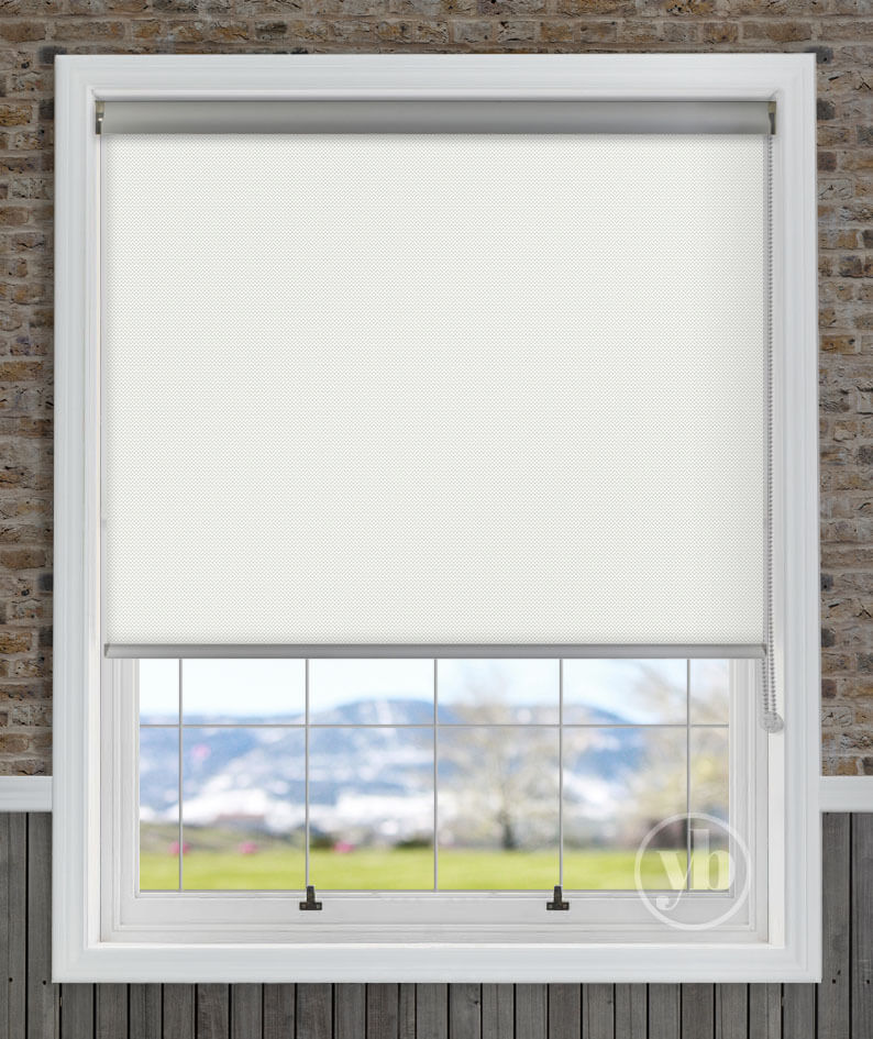 1.Hero-Senses-Roller-Katrine-Blackout-White