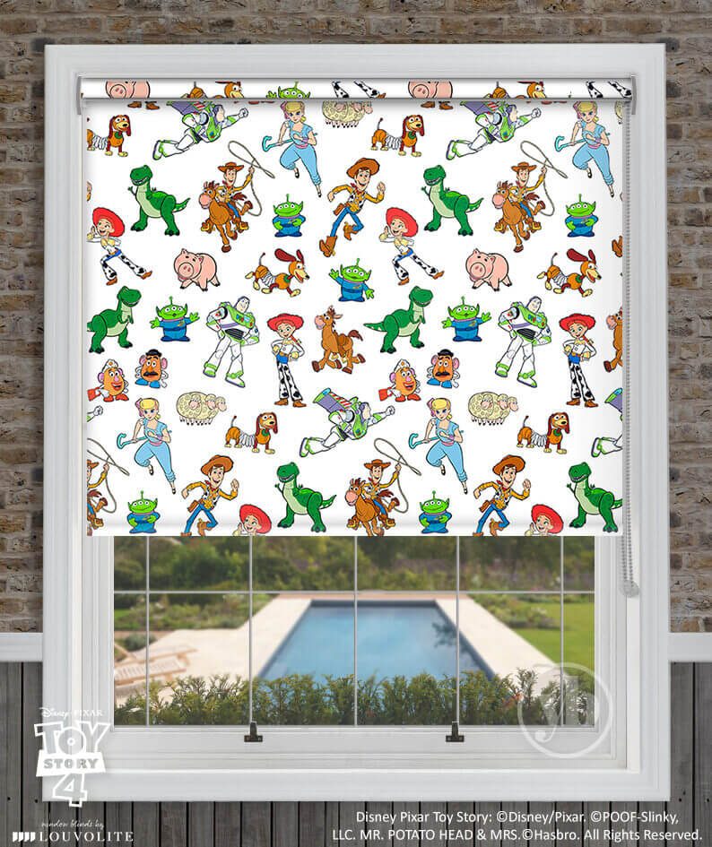 2.Disney-Toy-Story-window-cass