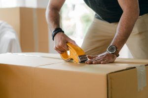 Parcelling blinds in cardboard box