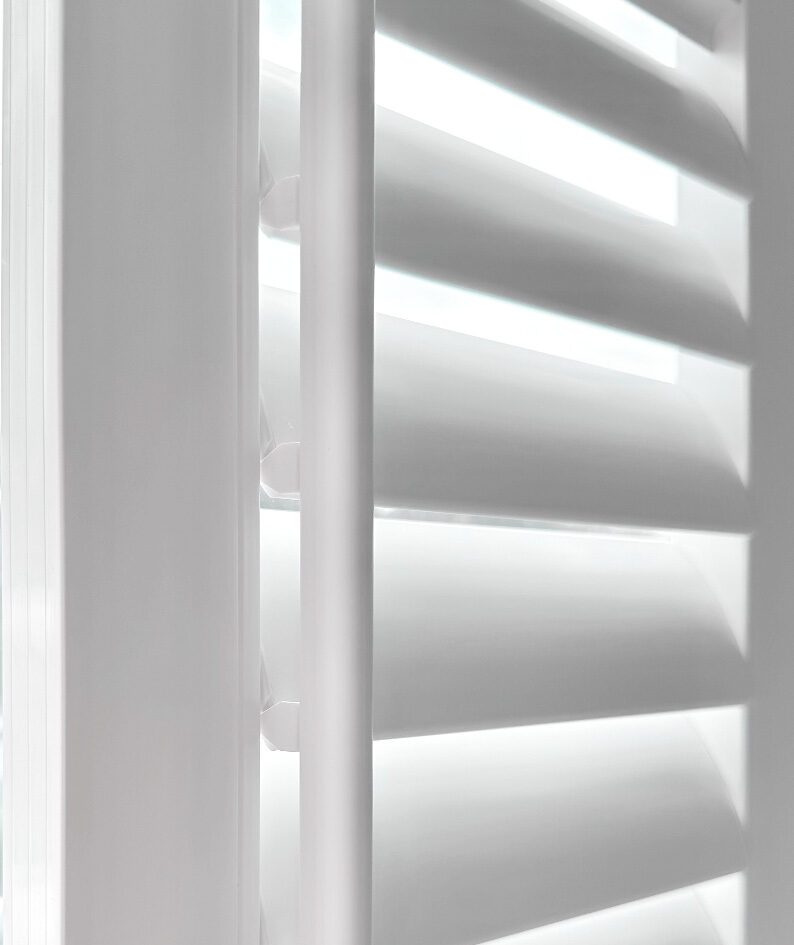 PF-Shutter-Lite-Close-Up-794×945-c-default